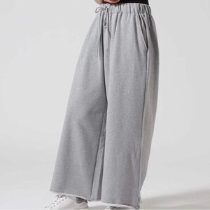 Wide Leg Drawstring Sweatpants in Light Gray